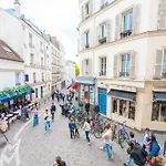 Montmartre Lovers
