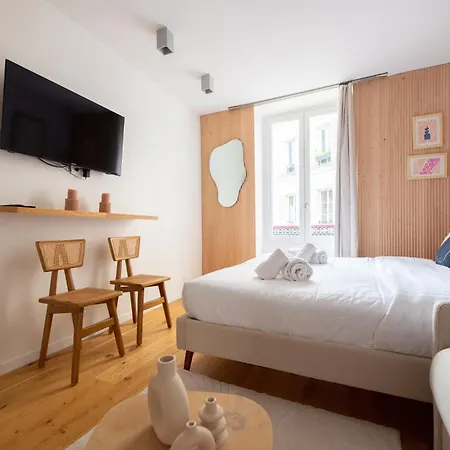 Montmartre Lovers Apartment